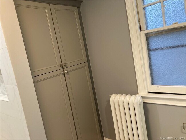 Foto del edificio - 18 Maplewood Ave