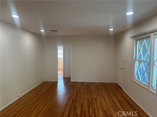 Foto del edificio - 1808 Oakwood Ave