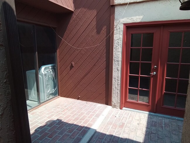 Foto del edificio - Townhouse Ready for Move-In!