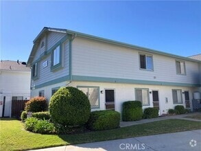 Building Photo - 28601 Calle Del Lago