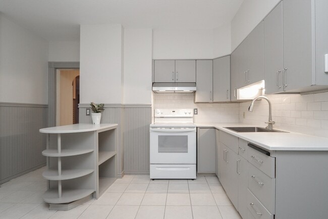 Foto del edificio - 61 Washington Rd