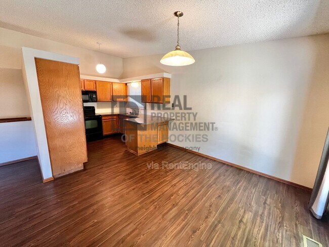 Foto del edificio - 4224 Wolf Creek Ct