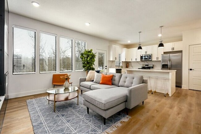 Building Photo - Highly sought after Ayden Place Townhomes in Kansas City!