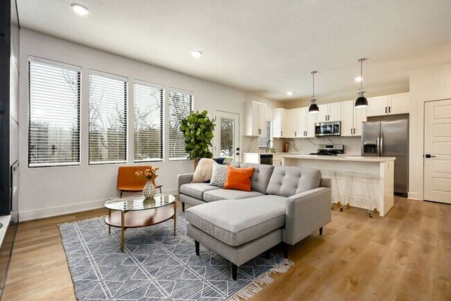 Foto del edificio - Highly sought after Ayden Place Townhomes in Kansas City!