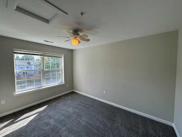 Building Photo - 2707 Waters Edge Dr