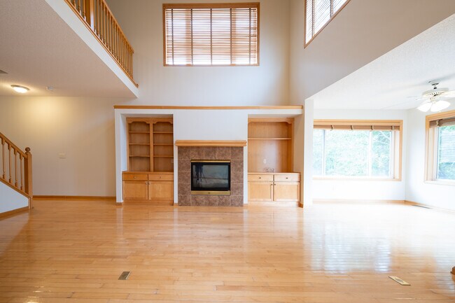 Foto del edificio - 591 Crane Creek Ln