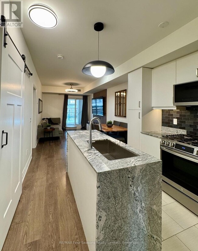 Building Photo - 17 Spooner Cres