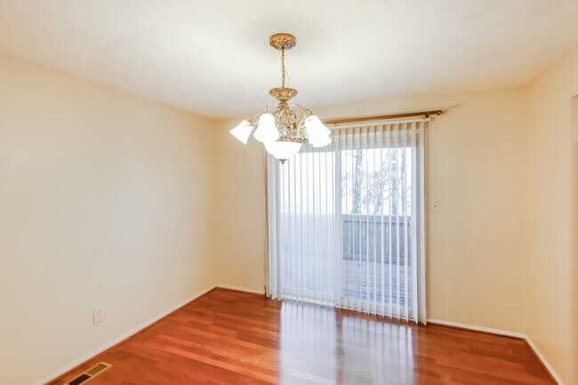 Foto del edificio - 5323 Dixieland Road
