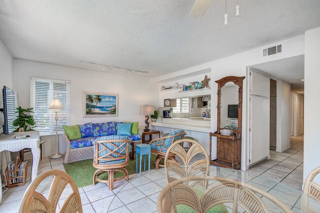 Building Photo - Furnished Winter Rental