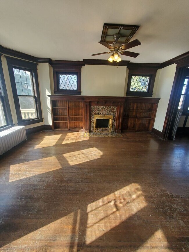 Foto del edificio - 1002-1004 S 22nd St. (3 Unit)