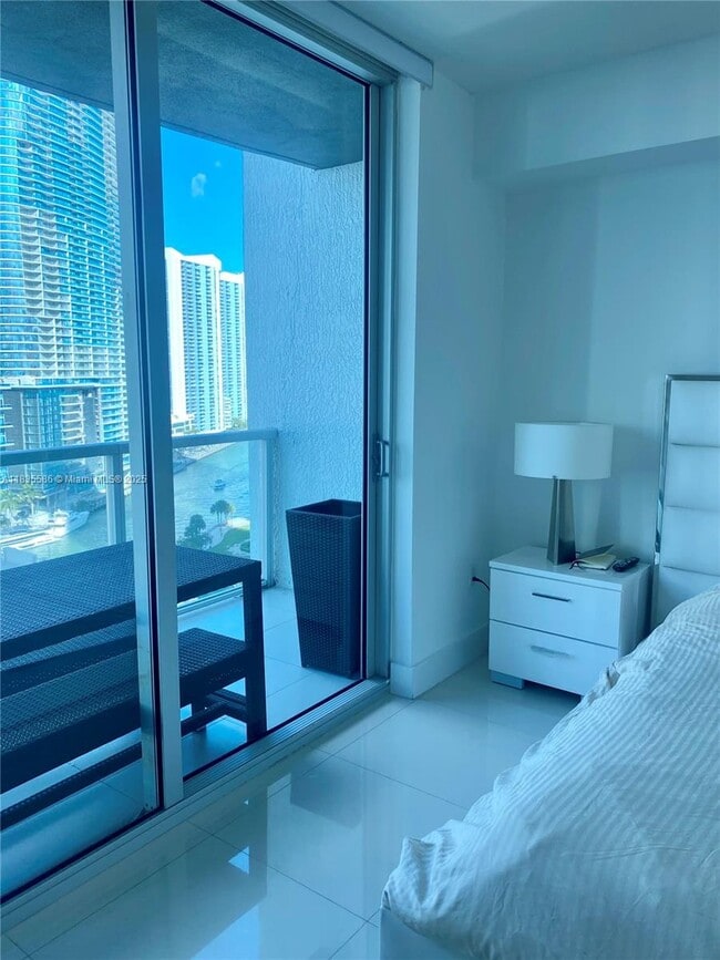 Building Photo - 500 Brickell Ave