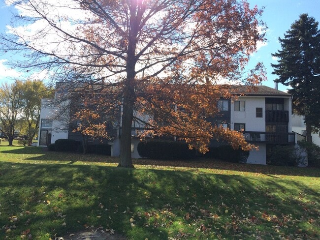 Building Photo - 2 Bed , 1 Bath Apt Close to PSU Campus