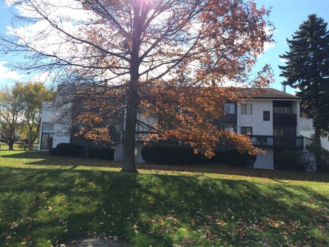Foto del edificio - 2 Bed , 1 Bath Apt Close to PSU Campus