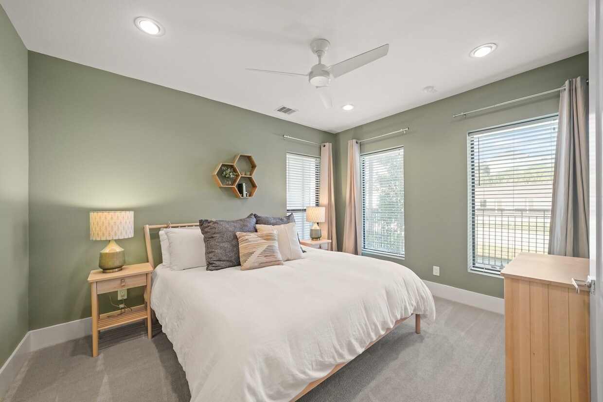 Foto del edificio - 5703 Larkin St