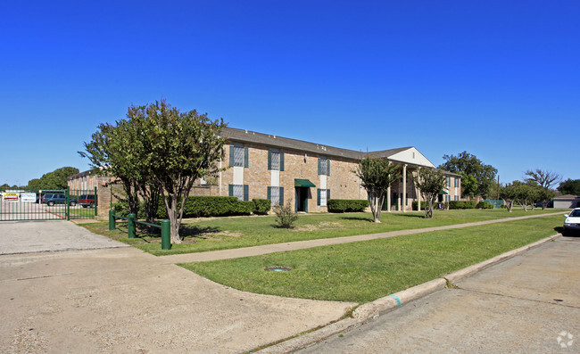 Deer Park Gardens - Apartments in Deer Park, TX | Apartments.com