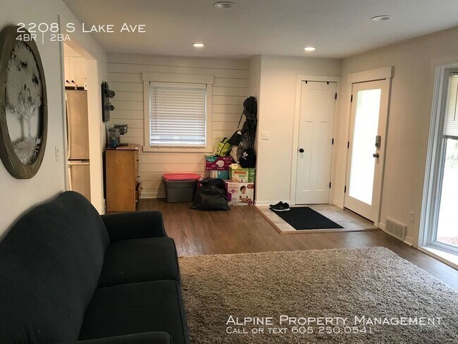 Foto del edificio - 2208 S Lake Ave