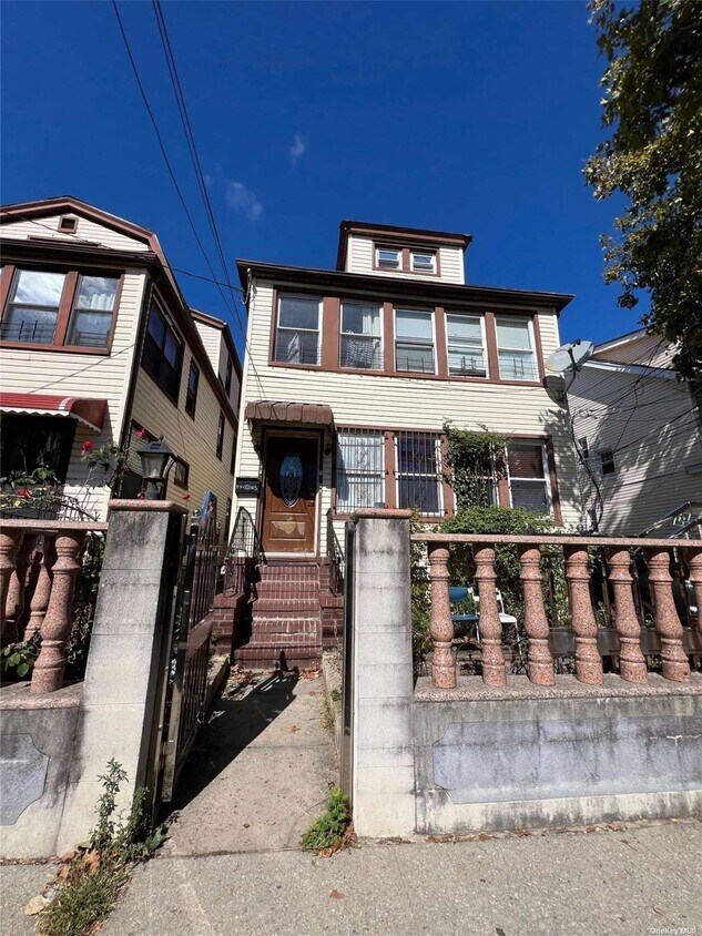 Primary Photo - 94-25 54th Ave