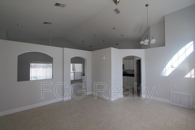 Foto del edificio - 5754 Loma Vista Dr W