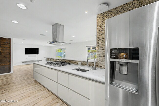 Foto del edificio - 8219 E Valley View Rd