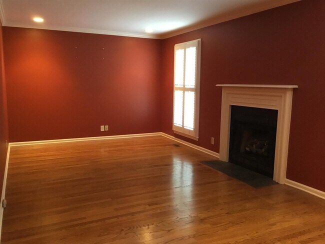 Foto del edificio - 1616 Clearview Dr