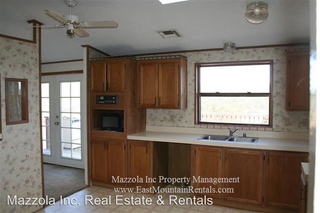 Foto del edificio - 284 Gutierrez Canyon Rd