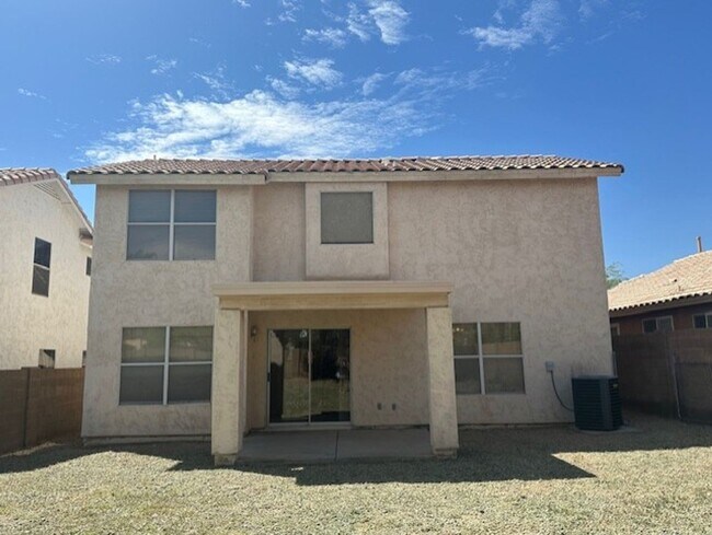 Foto del edificio - LAKEWOOD TWO STORY 4 BEDROOM HOME WITH NEW...