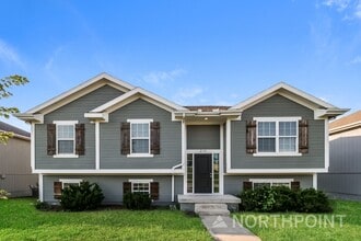 Building Photo - 210 Ramblewood Dr