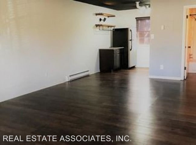 Building Photo - 917 Dacian Ave