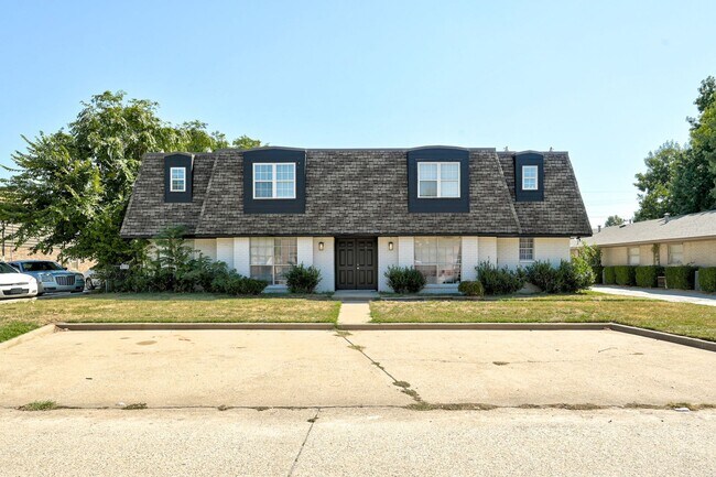 Foto del edificio - NEWLY REMODELED 1 Bed 1 Bath 1 Mile West from Campus