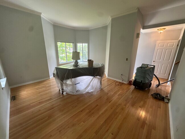 Foto del edificio - 135 Woods End Rd