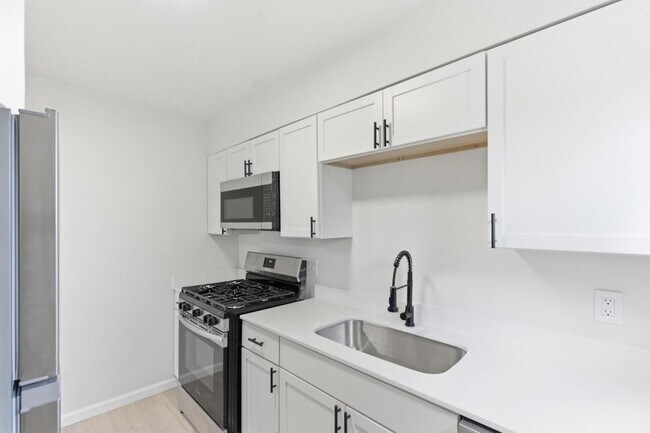 Building Photo - 4466 Gatewood Pl