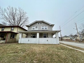 Building Photo - 2960 N Park Ave