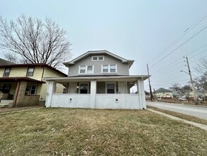 Building Photo - 2960 N Park Ave