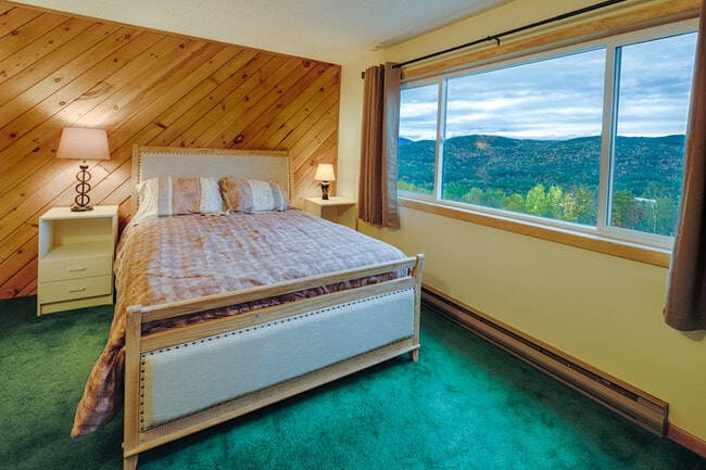 Building Photo - 135 Snowood Dr