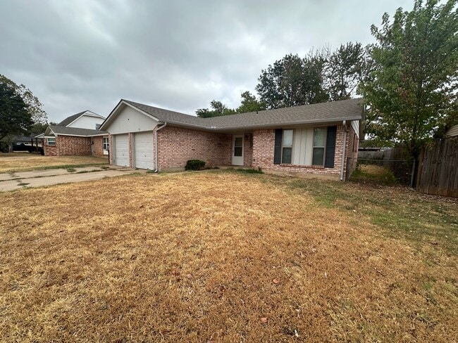 Building Photo - 910 Craig Dr