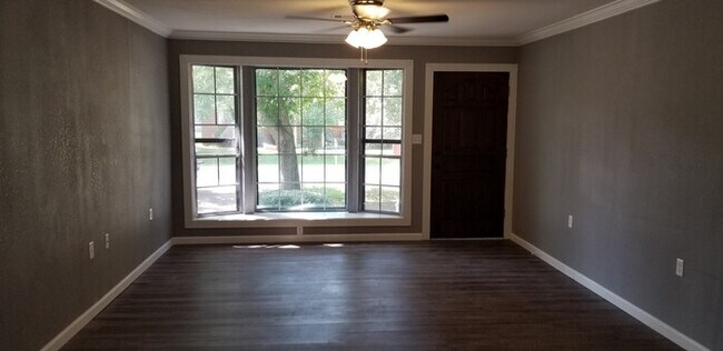 Building Photo - 3 Bd, 2 BA, Home in Beebe