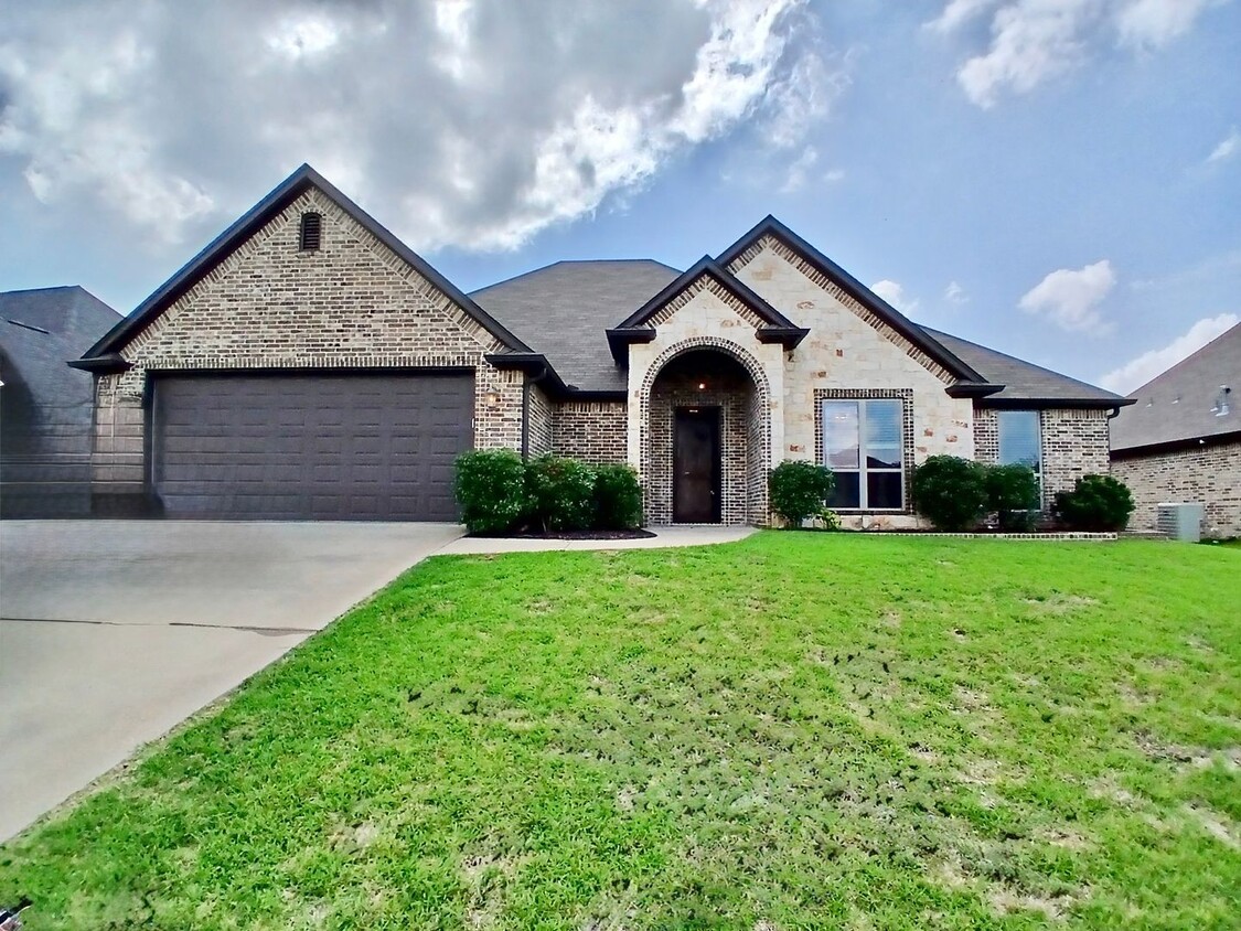 Foto principal - 7343 Kingsport Ln