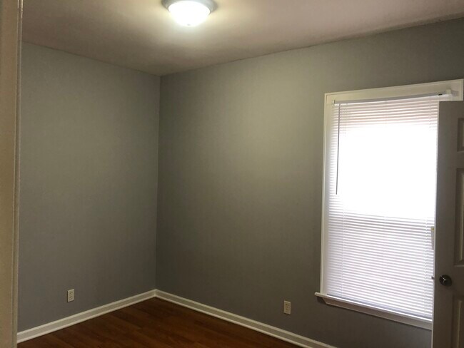 Foto del edificio - 8030 S Emerald Ave