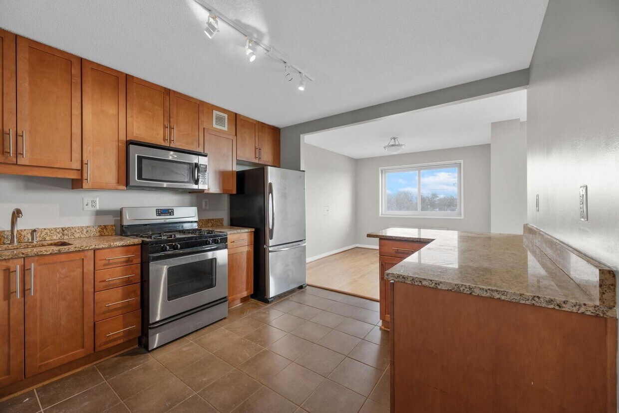 7333 New Hampshire Ave Unit 1211, Takoma Park, MD 20912 Condo for