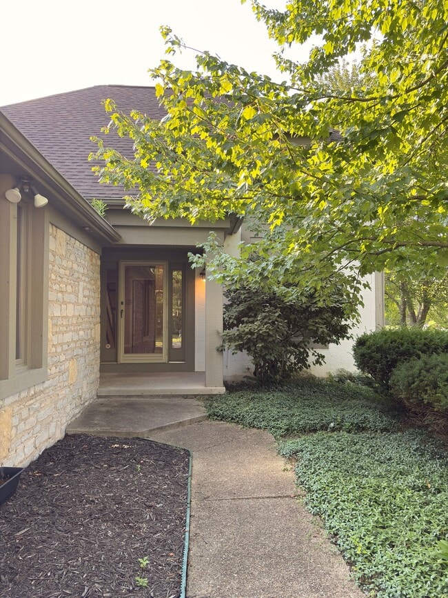Building Photo - 5990 Kirkwall Ct W