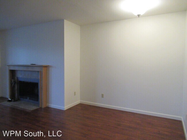 Building Photo - 2 br, 1.5 bath House - 23415 18th Ave. S. #5