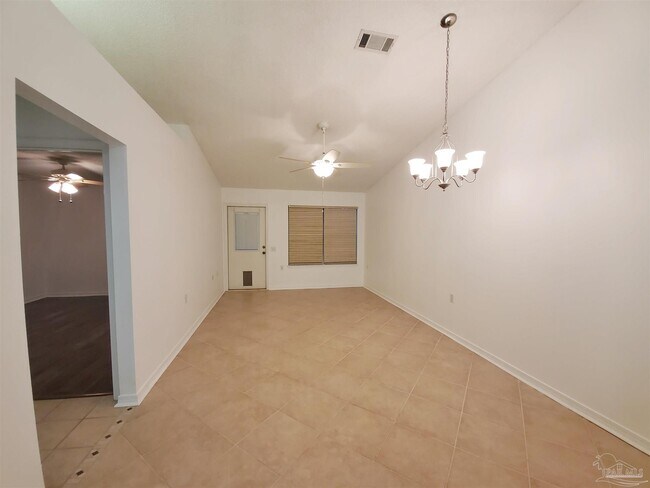 Foto del edificio - 2527 Trailwood Dr