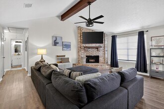 Building Photo - 9514 Marblemount Dr