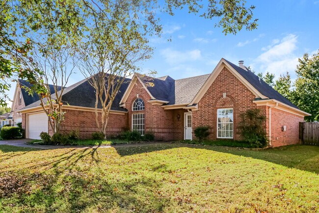 Foto del edificio - 5041 Thornebrook Cove