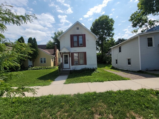 Building Photo - 239 Chippewa St