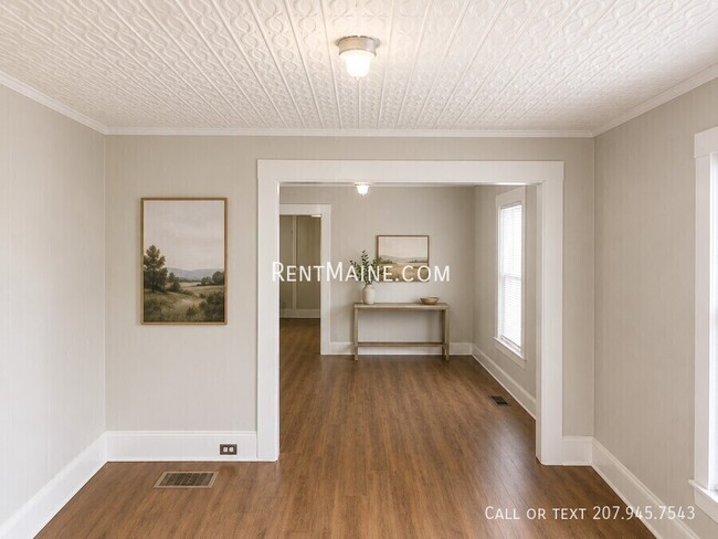 Building Photo - 58 Elm St