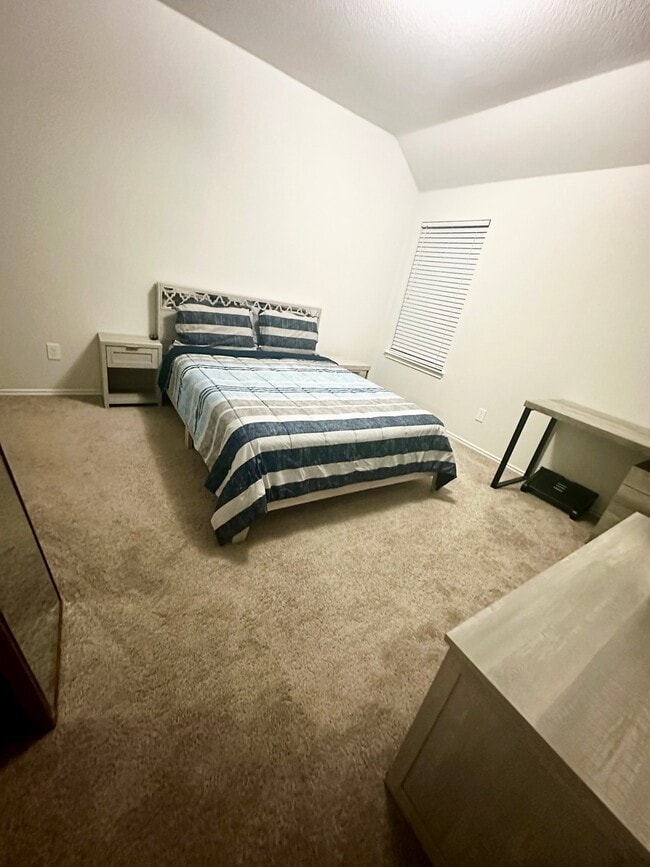 Building Photo - 1 Bollardpoint Ln