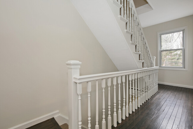 Building Photo - 49 Palisade Rd