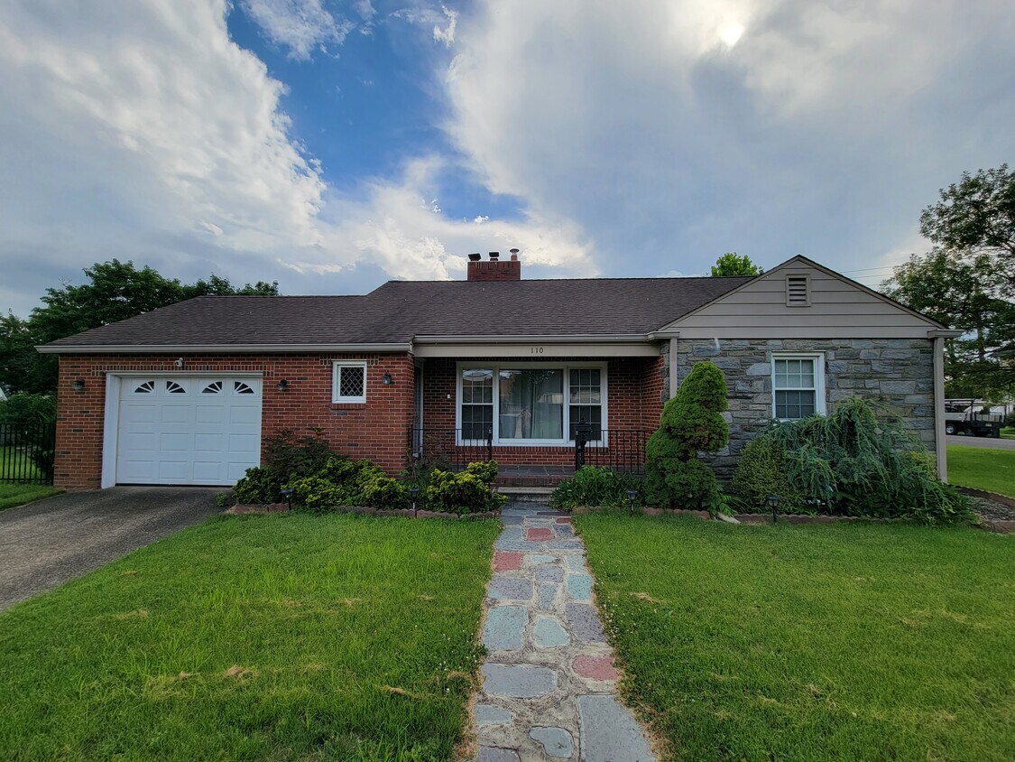 Front - 110 Central Ave