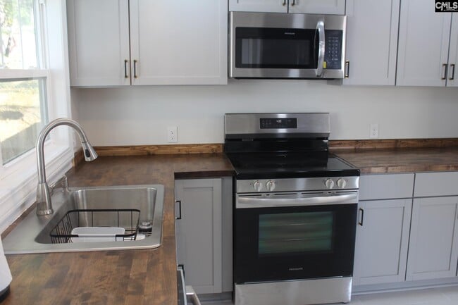 Building Photo - 955 Laurie Ln